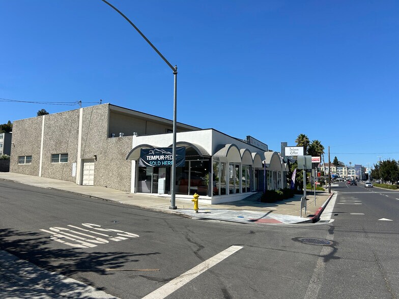 280 El Camino Real, San Carlos, CA à vendre - Photo du bâtiment - Image 1 de 7