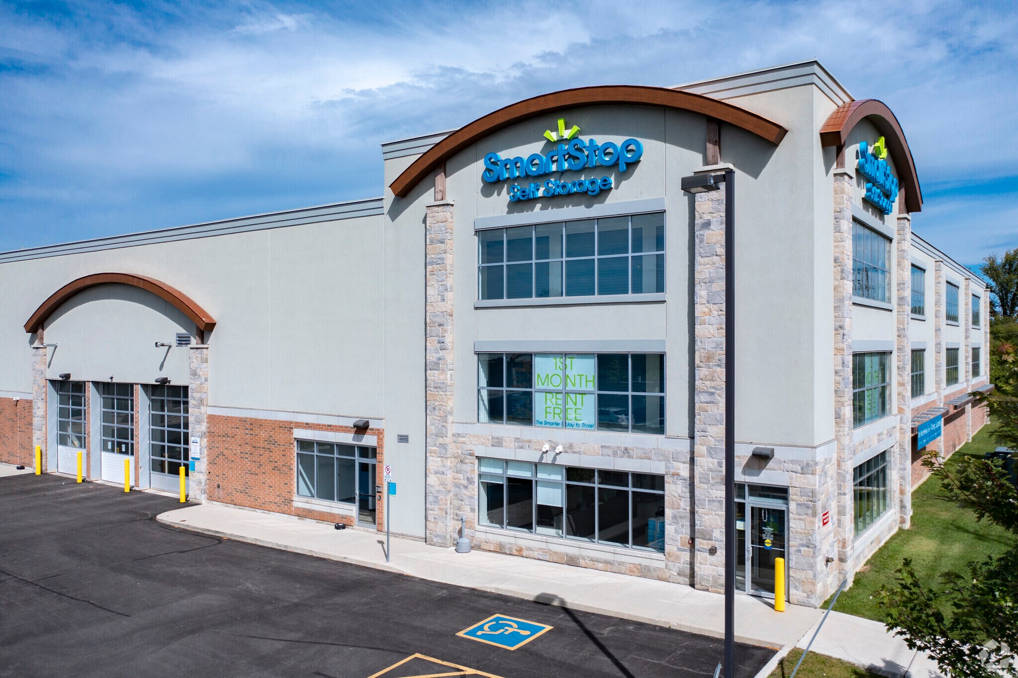 2061 Cornwall Rd, Oakville, ON à vendre Photo principale- Image 1 de 1