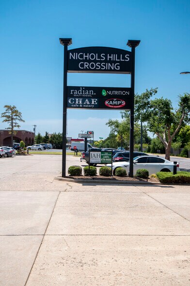 7300-7310 N Western Ave, Oklahoma City, OK à louer - Photo du bâtiment - Image 3 de 3