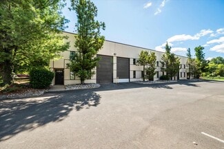 Plus de détails pour 14 Ilene Ct, Hillsborough, NJ - Flex à vendre