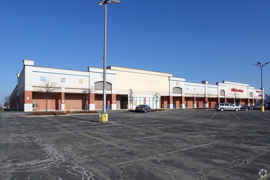 16-66 E Golf Rd, Schaumburg, IL for lease - Building Photo - Image 2 of 12