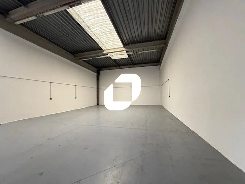 Flex in Chambly for lease Building Photo- Image 1 of 7