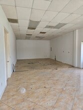 3573 Enterprise Ave, Naples, FL à louer Photo intérieure- Image 2 de 3