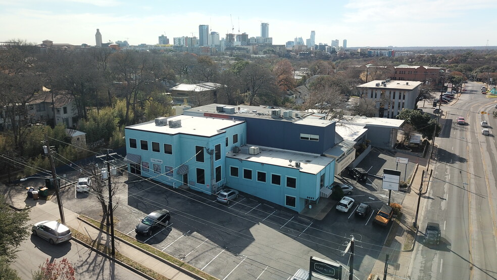 3027 N Lamar Blvd, Austin, TX for lease - Building Photo - Image 1 of 21