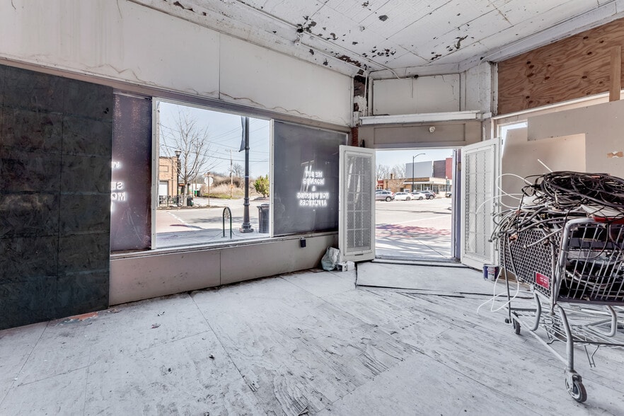 500 W Commercial St, Springfield, MO for sale - Building Photo - Image 2 of 37