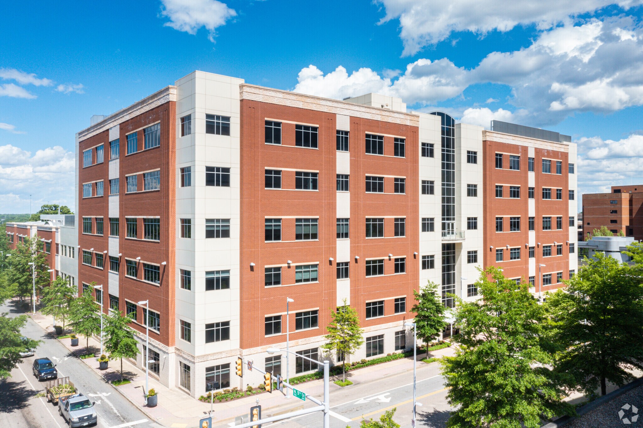 735-737 N 5th St, Richmond, VA à louer Photo du bâtiment- Image 1 de 14