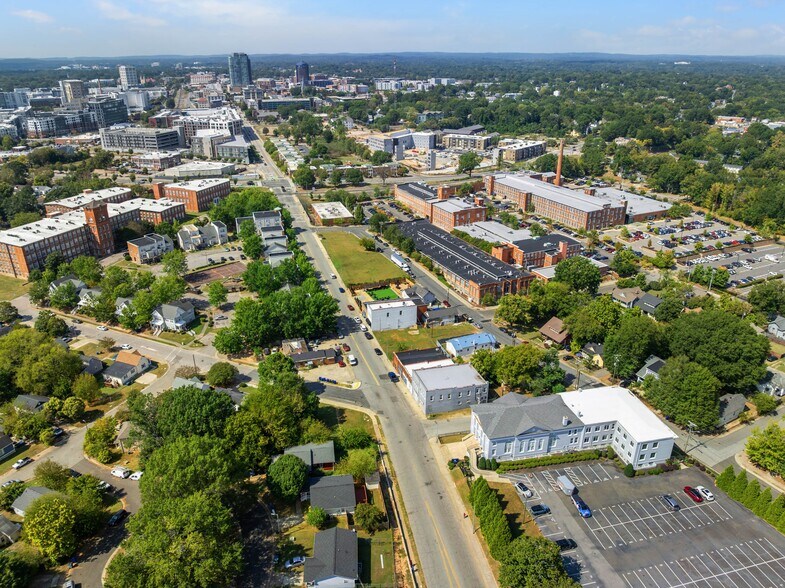 947 E Main St, Durham, NC à vendre - Photo du bâtiment - Image 2 de 8