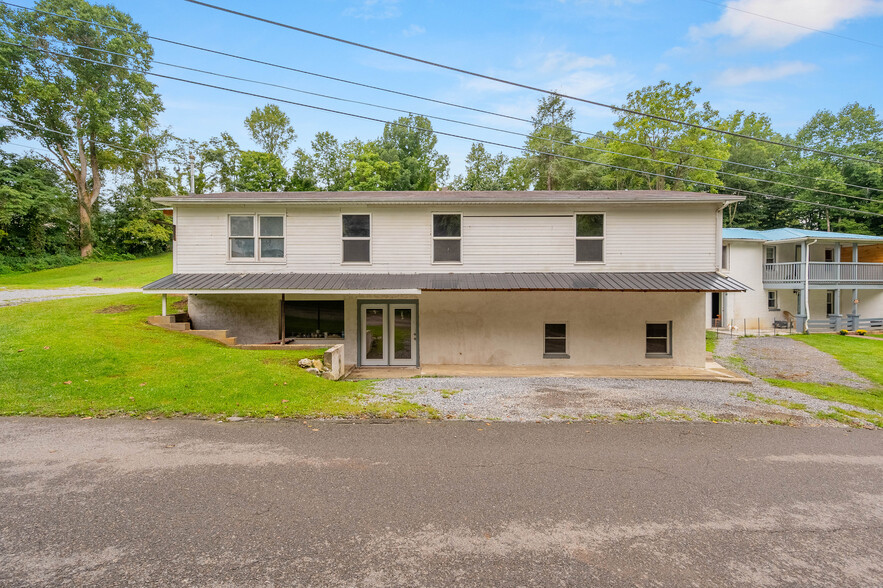 636 S Iron St, Marion, VA à vendre - Photo principale - Image 1 de 1