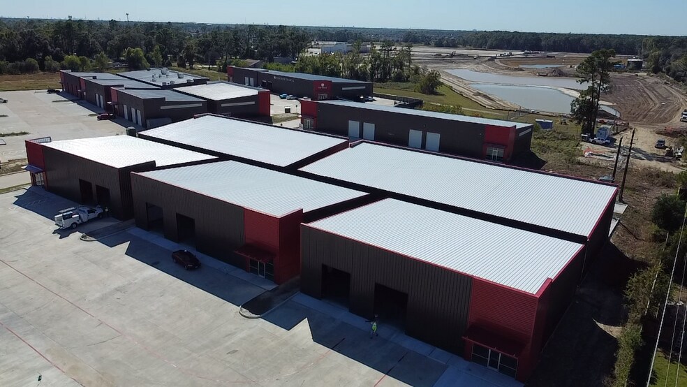 16313 North Fwy, Houston, TX à louer - Photo du bâtiment - Image 1 de 4