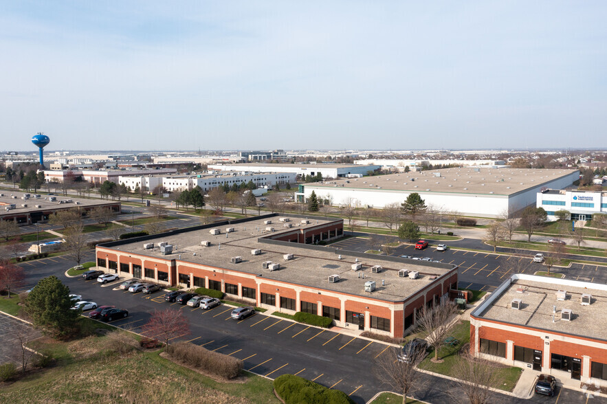 440 Quadrangle Dr, Bolingbrook, IL for sale - Aerial - Image 3 of 10