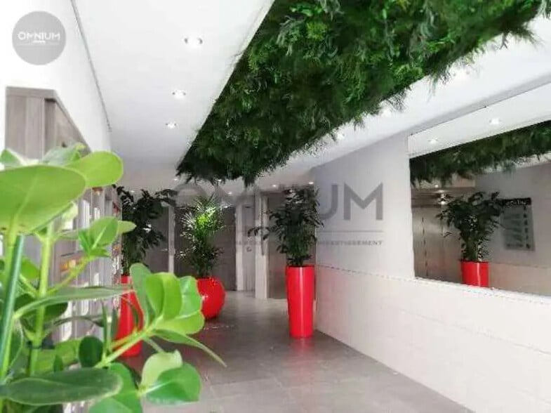 Bureau dans Lyon à louer - Hall d’entrée - Image 2 de 8