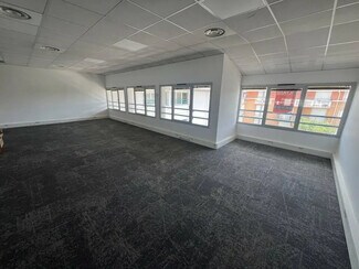 Plus de détails pour 350 Avenue Du Club Hippique, Aix-en-Provence - Bureau à louer