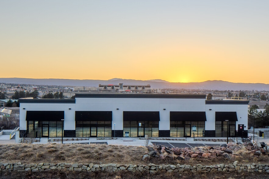 3193-3197 Commerce Ct Portfolio Sale portfolio of 3 properties for sale on LoopNet.ca - Building Photo - Image 2 of 15