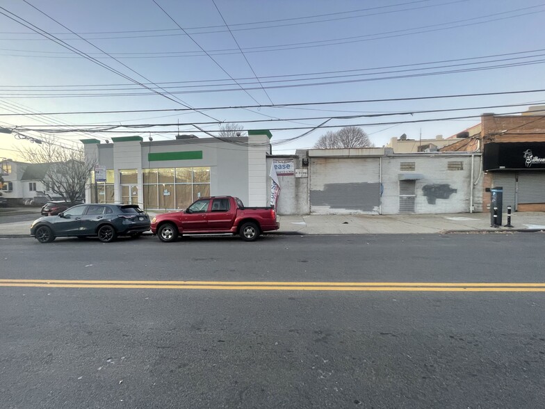 2883 Miles Ave, Bronx, NY for lease - Building Photo - Image 3 of 33