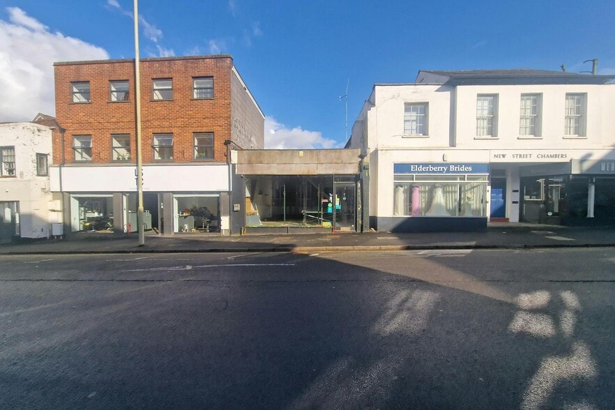 7-11 New Street, Basingstoke portefeuille de 4 propriétés à vendre sur LoopNet.ca - Photo du bâtiment - Image 2 de 9