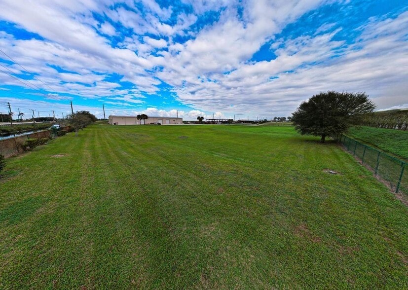 Cypress Ln, Belle Glade, FL à vendre - Photo du bâtiment - Image 3 de 54