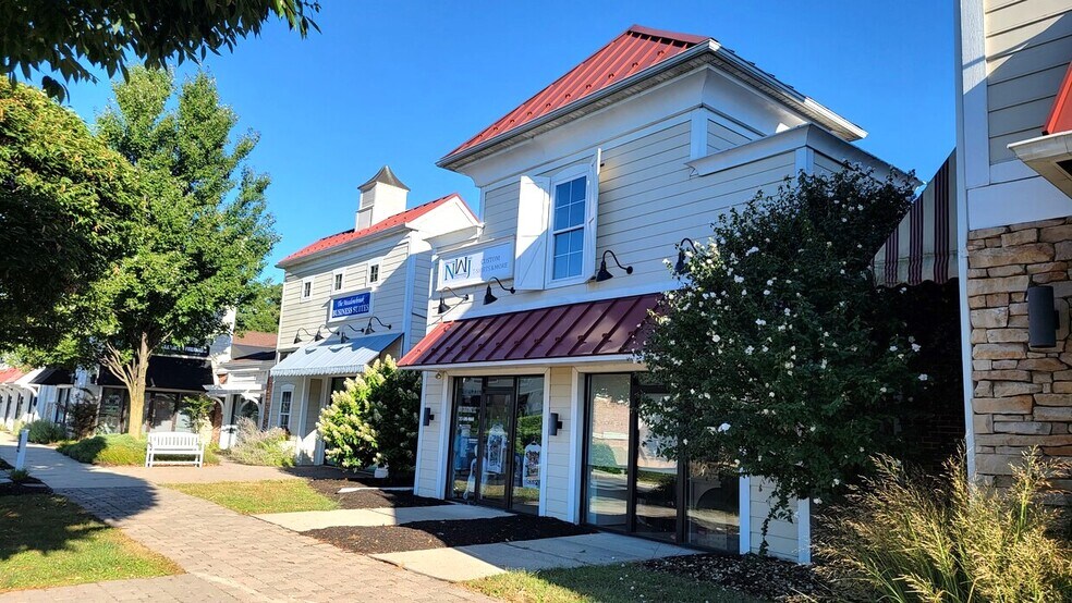 345-215 W Main St, Leola, PA à louer - Photo du bâtiment - Image 3 de 12