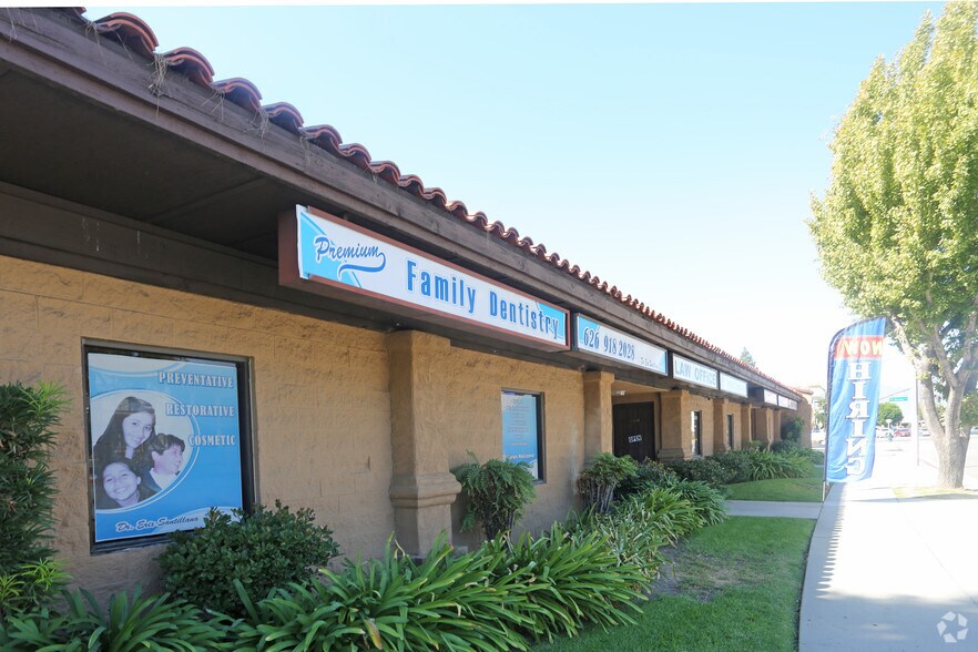 410 Merced Ave, West Covina, CA à louer - Photo du bâtiment - Image 3 de 12
