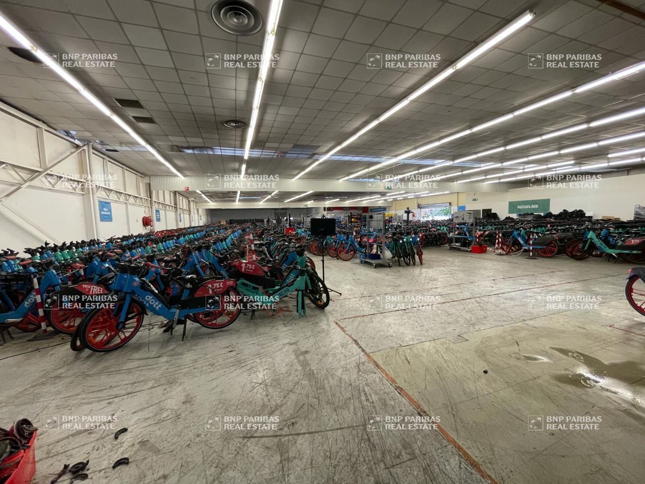 Flex in Aubervilliers for lease Building Photo- Image 1 of 30