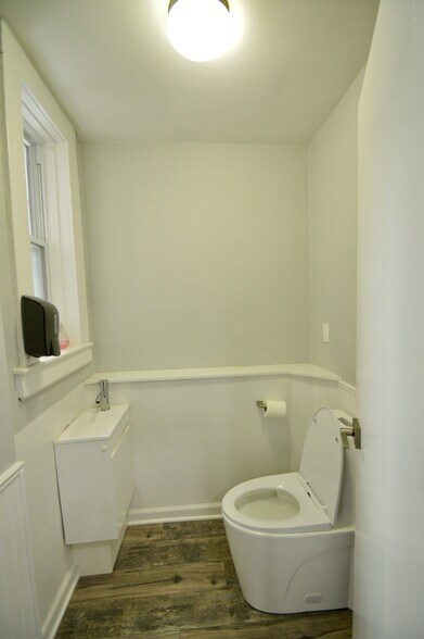18 Main St, Millburn, NJ à louer - Photo intérieure - Image 2 de 8