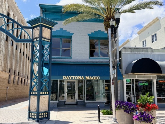 136 S Beach St, Daytona Beach, FL for lease Primary Photo- Image 1 of 12