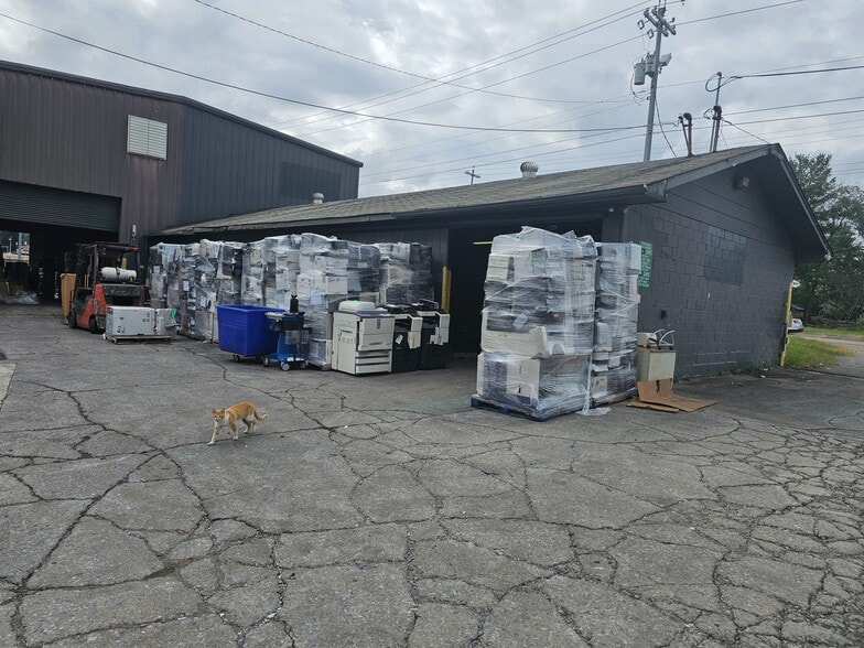 808 N Lynn Ave, Elizabethton, TN for sale - Building Photo - Image 3 of 4