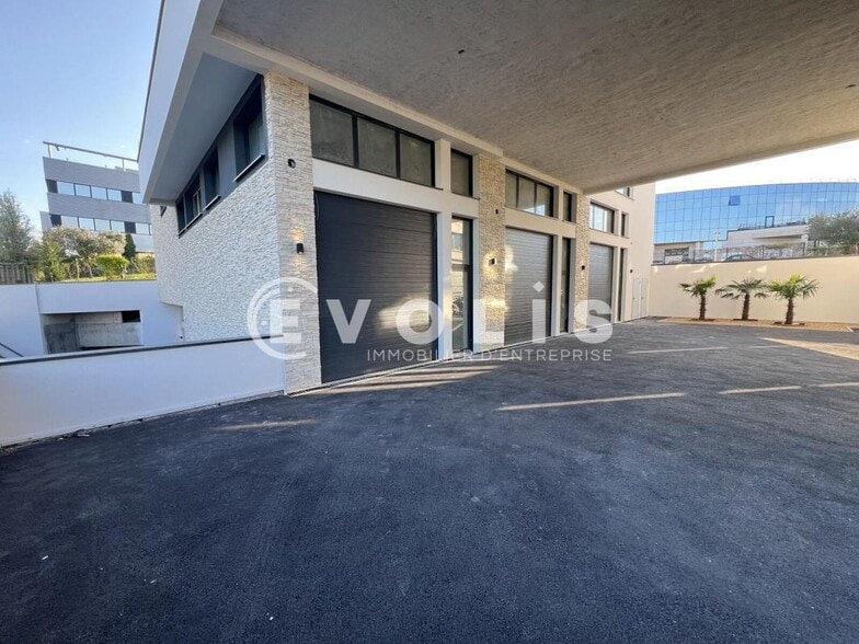 Office in Bry-sur-Marne for lease - Building Photo - Image 3 of 11