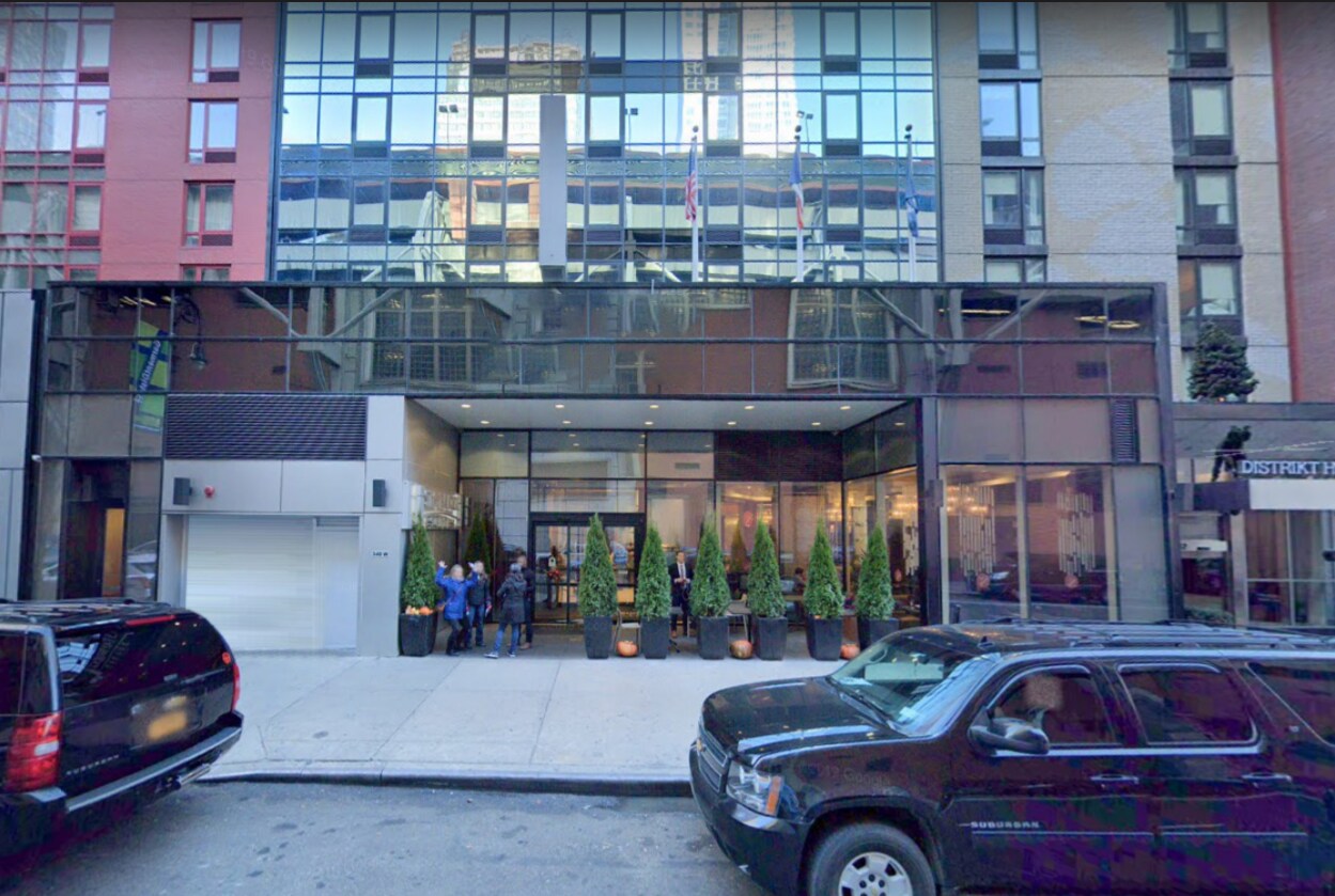 340 W 40th St, New York, NY à louer Photo du bâtiment- Image 1 de 3