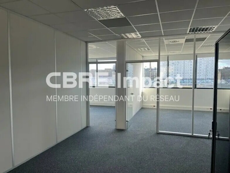 5 Rue Du Président Franklin Roosevelt, Reims for lease - Interior Photo - Image 2 of 11