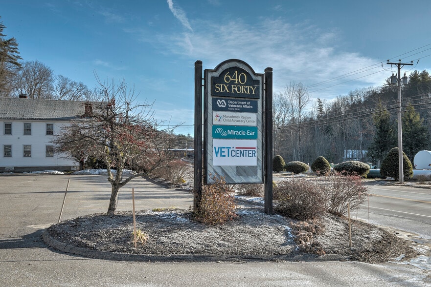 Portfolio of 9 portfolio of 9 properties for sale on LoopNet.ca - Building Photo - Image 2 of 59