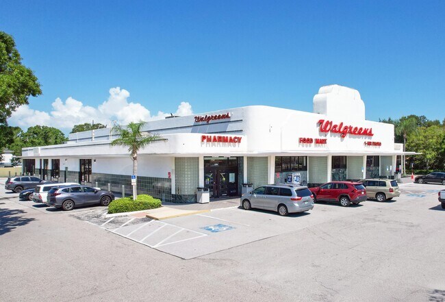 Plus de détails pour 5420 Dr Martin Luther King Jr St N, Saint Petersburg, FL - Commerce de détail à vendre