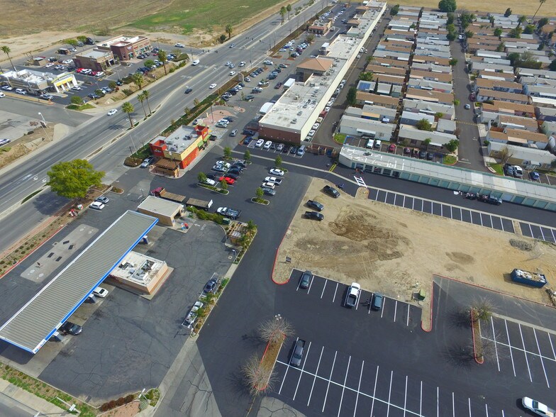N Perris Blvd & Ramona Expy, Perris, CA à louer - Aérien - Image 2 de 6