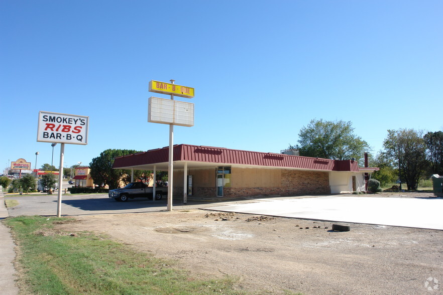 5300 Lancaster Ave, Fort Worth, TX for lease - Building Photo - Image 2 of 12