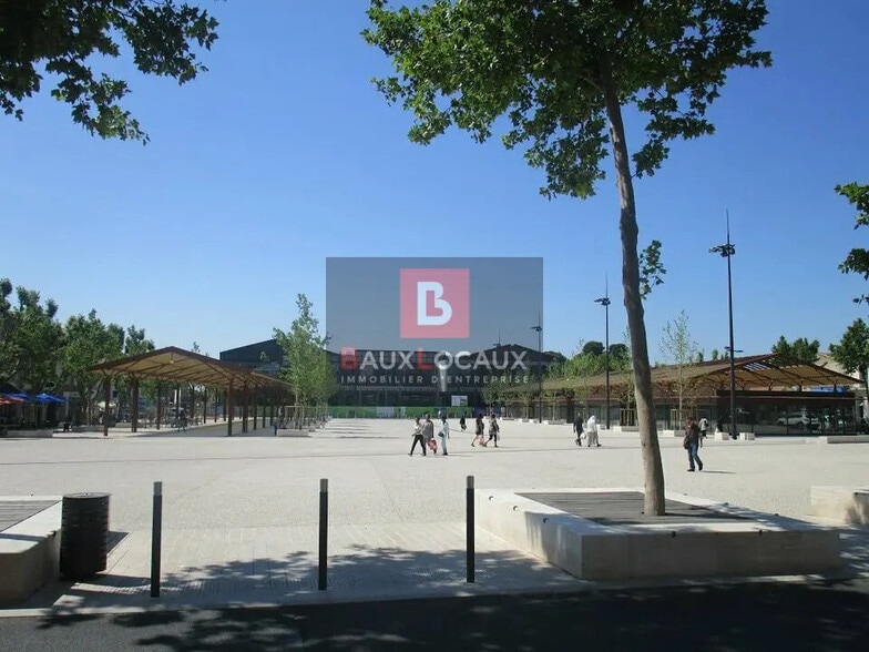 Retail in Salon-de-Provence for sale - Building Photo - Image 3 of 3