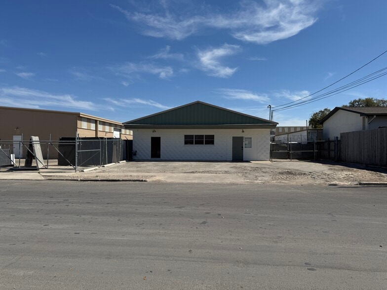 9010 Aero St, San Antonio, TX for sale - Building Photo - Image 3 of 12