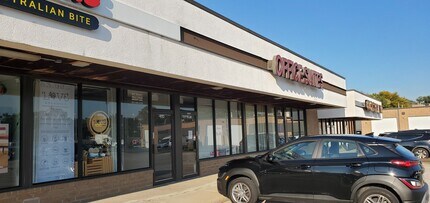 960-998 Lake St, Roselle, IL for lease Interior Photo- Image 1 of 7