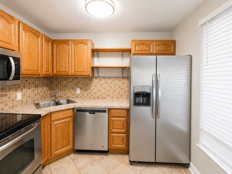555 N DuPont Ave, Madison, TN for sale - Interior Photo - Image 2 of 10