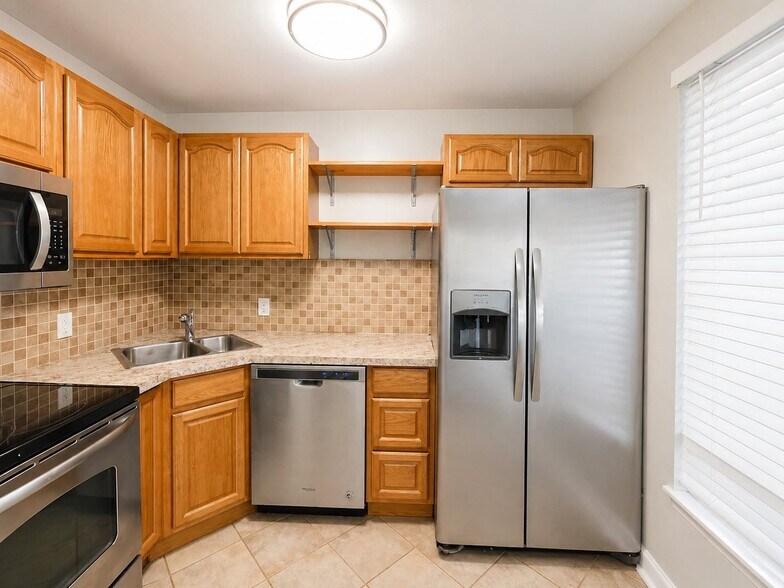 555 N DuPont Ave, Madison, TN à vendre - Photo intérieure - Image 2 de 10