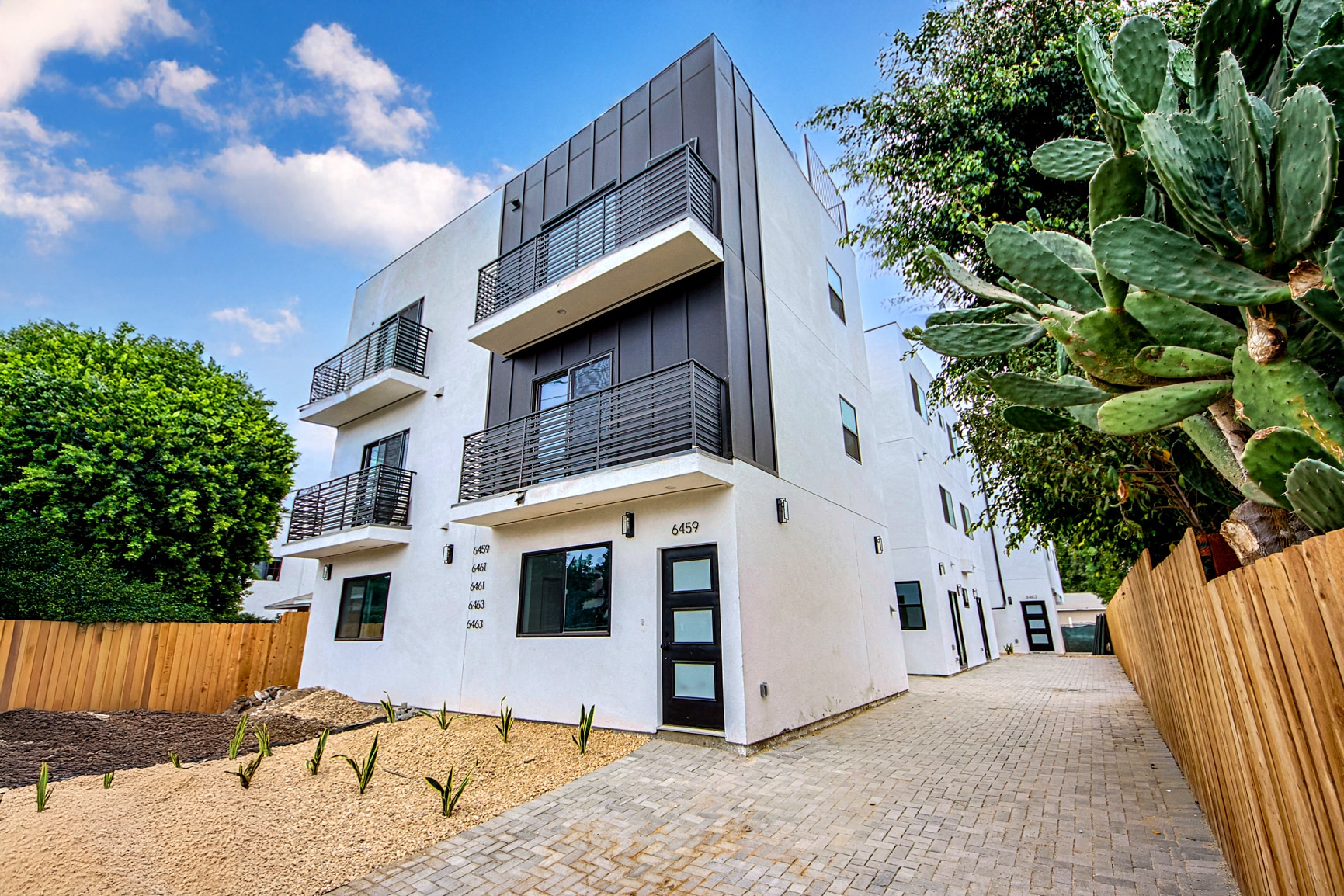 6461 Woodley Ave, Van Nuys, CA for sale Primary Photo- Image 1 of 24