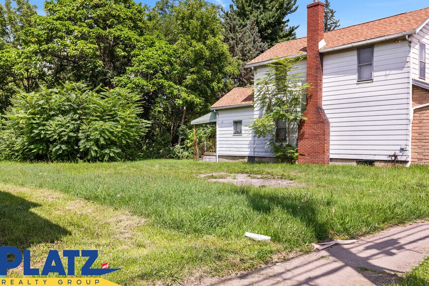 506 Vienna Ave, Niles, OH à vendre - Photo du bâtiment - Image 2 de 13