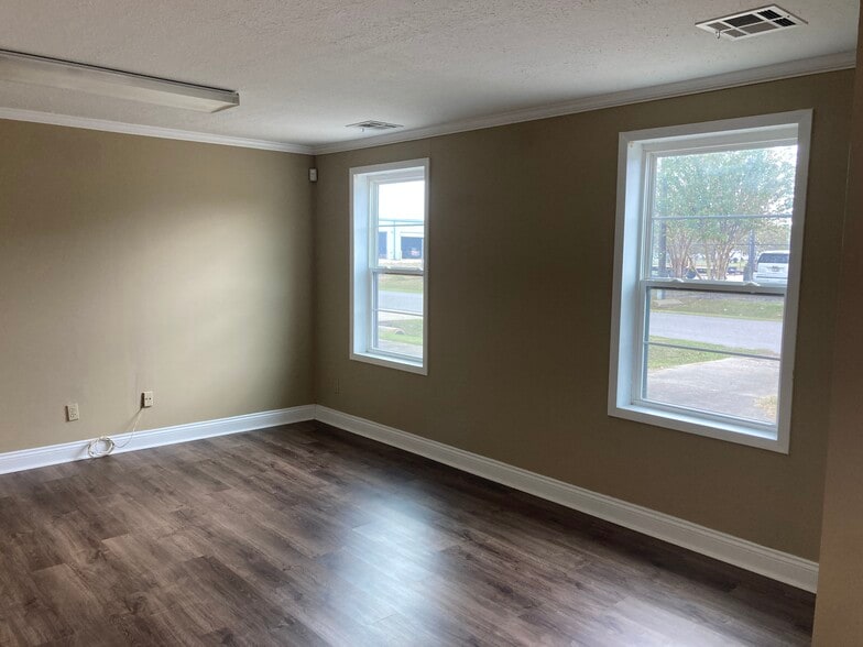 204 Saul Dr, Scott, LA for lease - Building Photo - Image 3 of 9