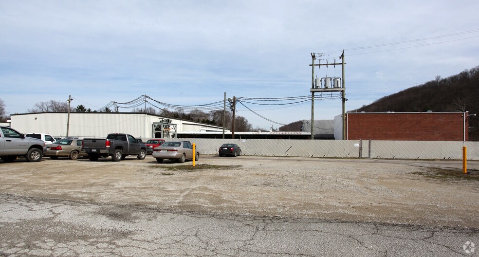 4501 Ohio River Rd, Huntington, WV à vendre - Photo du bâtiment - Image 2 de 39