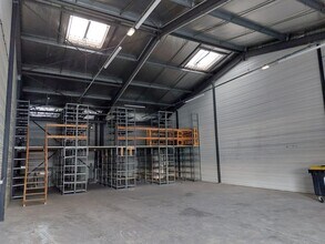 Industrial in La Seyne-sur-Mer for lease Interior Photo- Image 2 of 4