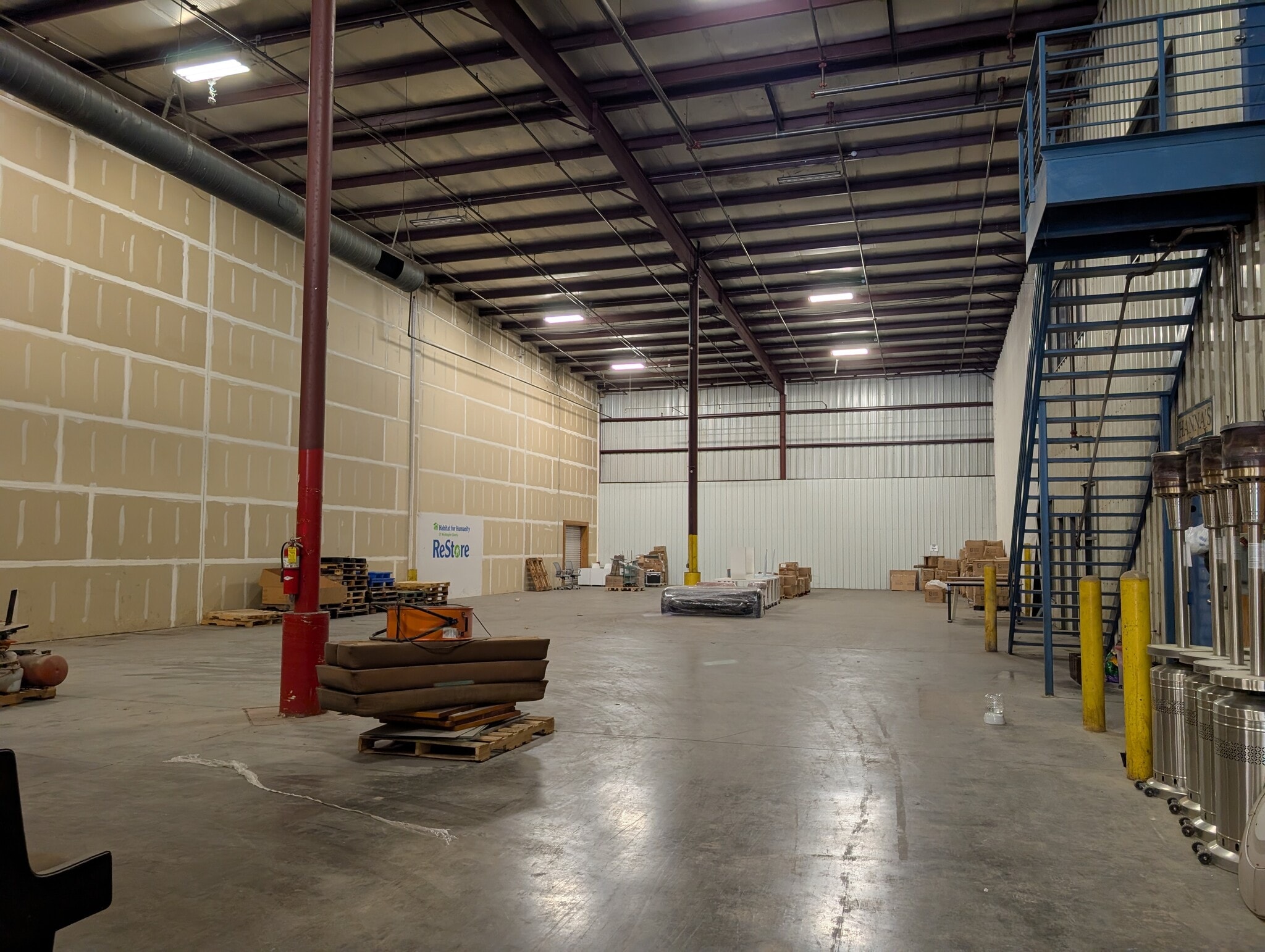 1421 E 15th St, Fayetteville, AR for lease Interior Photo- Image 1 of 4