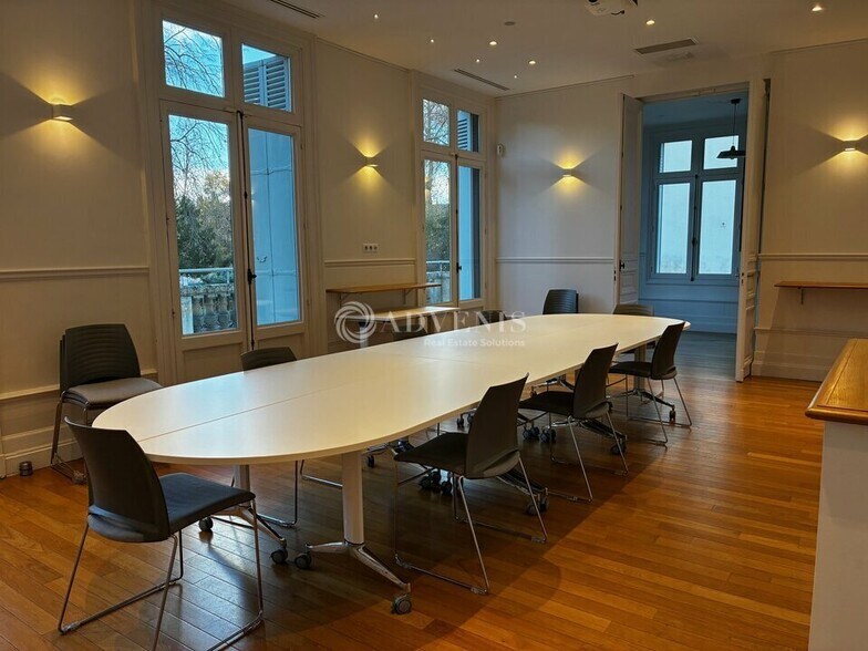 Office in Tours for lease - Building Photo - Image 1 of 7