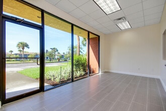 7151 University Blvd, Winter Park, FL à louer Photo intérieure- Image 1 de 17