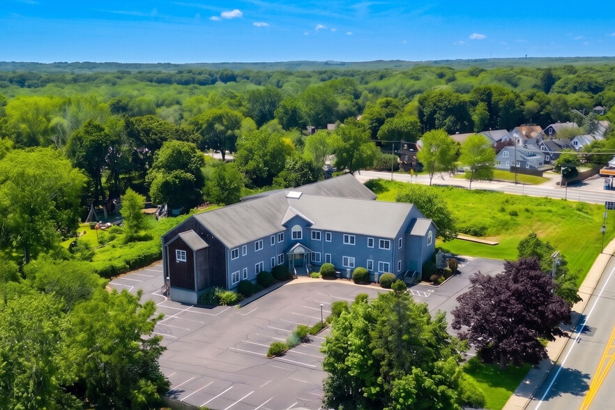 320 Phillips St, North Kingstown, RI for sale - Building Photo - Image 3 of 44