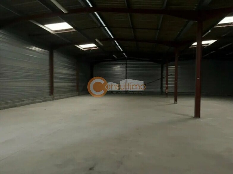 Flex in Carbon-Blanc for lease - Interior Photo - Image 2 of 4