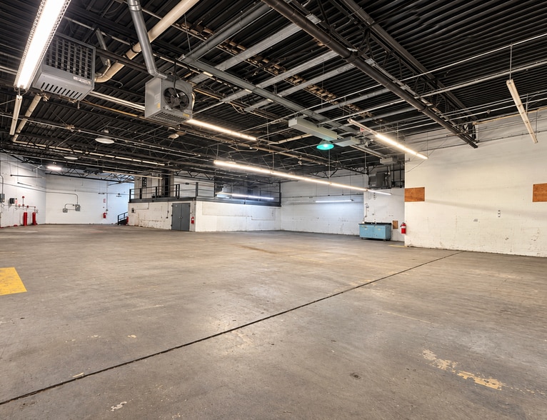10-12 Niagara Ave, Freeport, NY for lease - Building Photo - Image 3 of 7