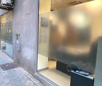 Plus de détails pour Multi-résidentiel à vendre